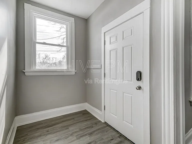1758 Brewster Ave — Photo 4