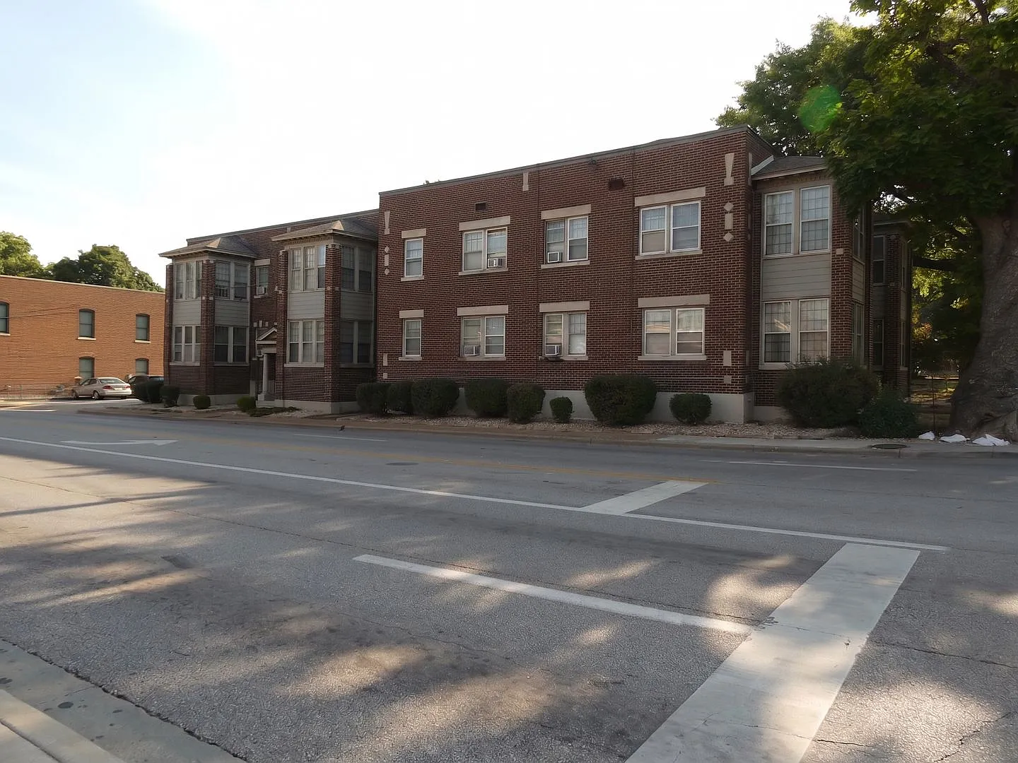 438 S. National Avenue — Photo 2