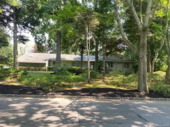 30 Fairway Drive, Port Jefferson, NY 11777