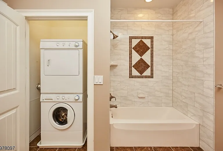 10 Elmer St #H — Photo 15