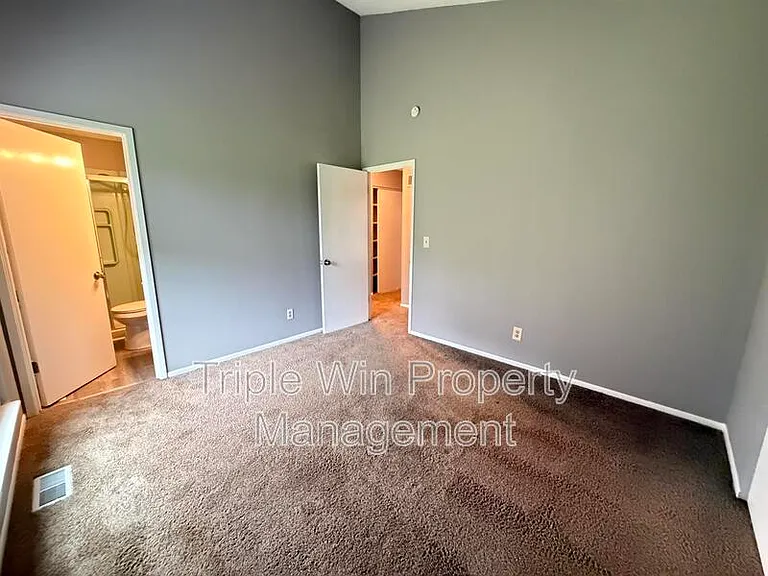 2450 Jenkee Dr — Photo 19