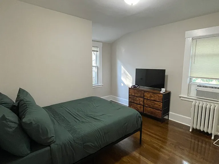 150 Crescent St — Photo 15