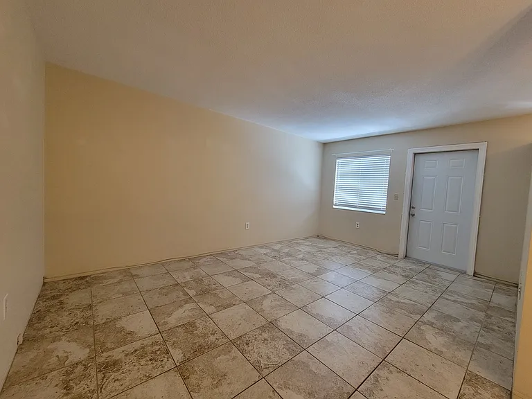 300 35th Ave N #F3 — Photo 4