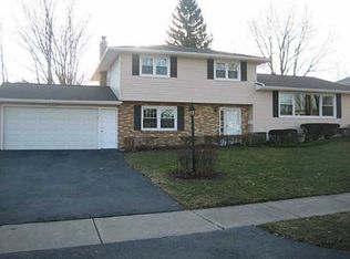 210 Larkspur Ln, Rochester, NY 14622