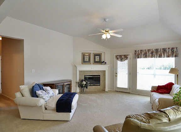4th image of 2317 Geneva Ln