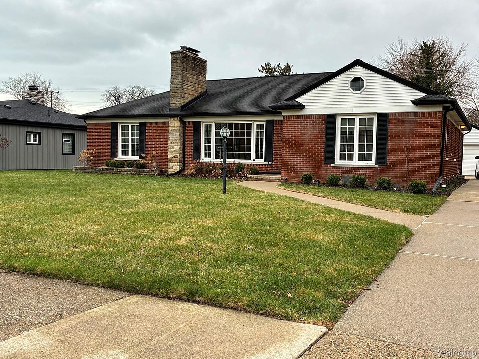 1st image of 65 Hampton Rd