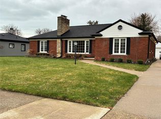 65 Hampton Rd, Grosse Pointe Shores, MI 48236
