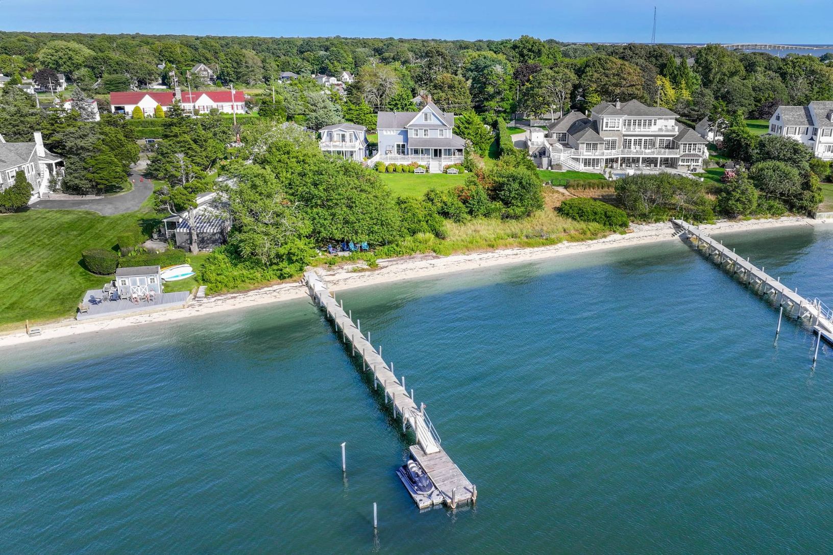  34 Rampasture has stunning views overlooking Tiana Bay