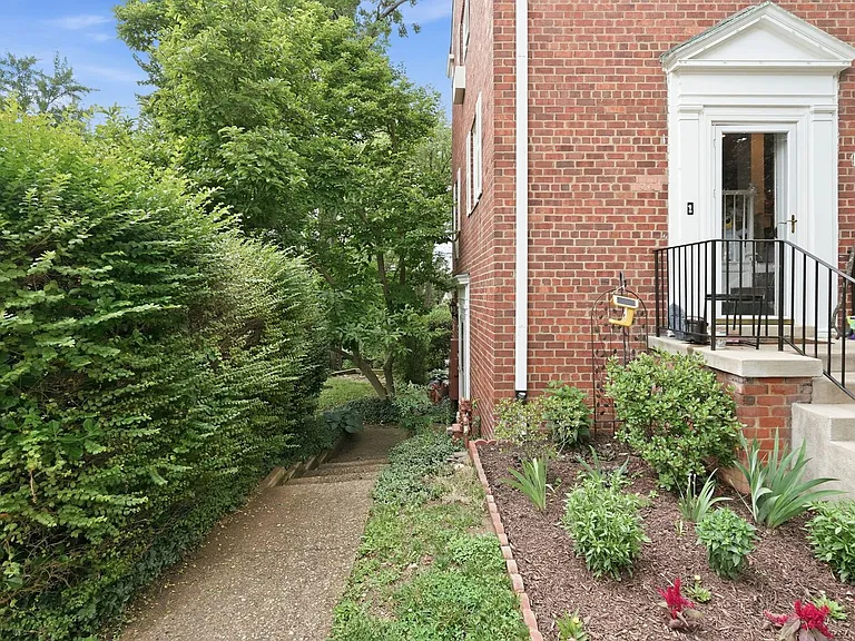3727 Lyons Ln — Photo 21