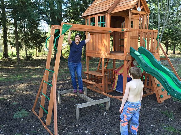 Play structure 