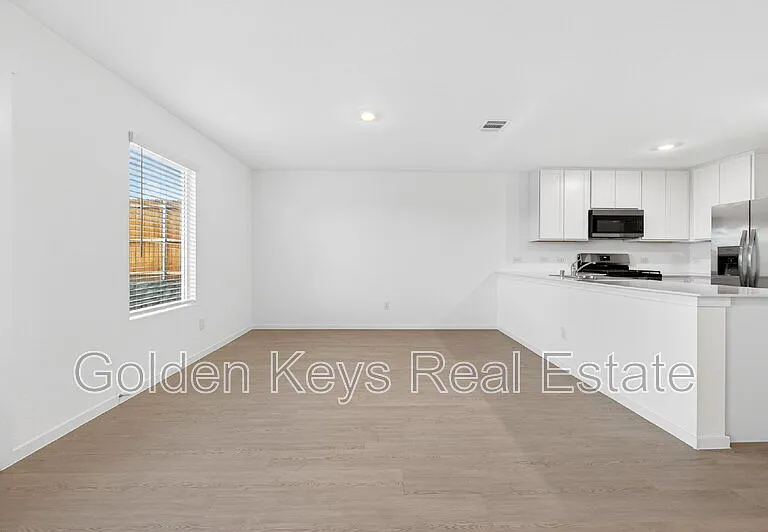 10212 Regal Bend Ln — Photo 8