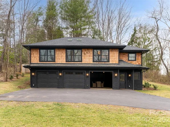 19 Graveyard Rd, Fairview, NC 28730