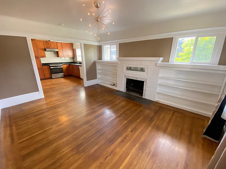 1604 Macarthur Blvd — Photo 10