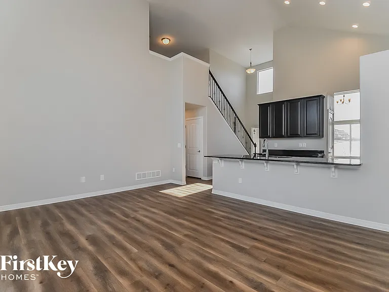 6470 Chaplin Dr — Photo 3