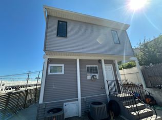 215 Lincoln St #2, Jersey City, NJ 07307