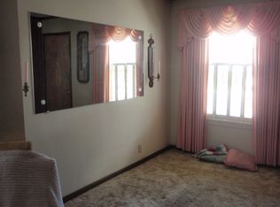 3404 Holbrook St, Hamtramck, MI 48212