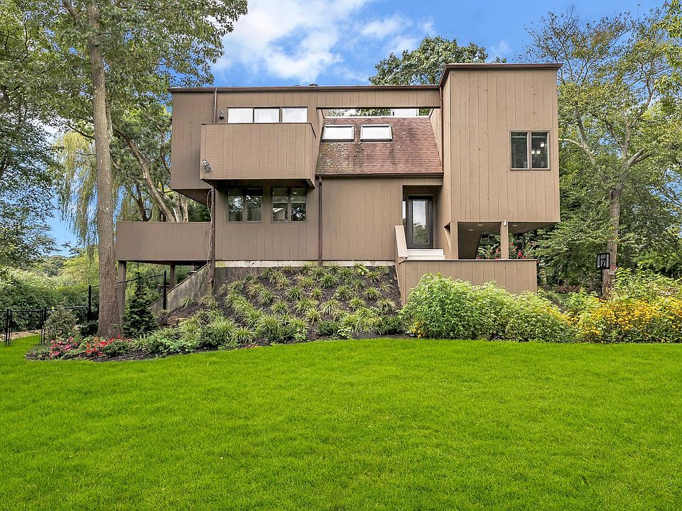 1st image of 6 Morgan Ln