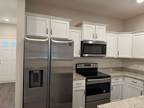 4th image of 295 Smithson Ln Unit C
