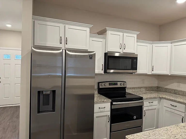 295 Smithson Ln — Photo 4