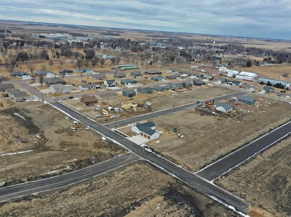 605 Hawk Ave, Colman, SD 57017