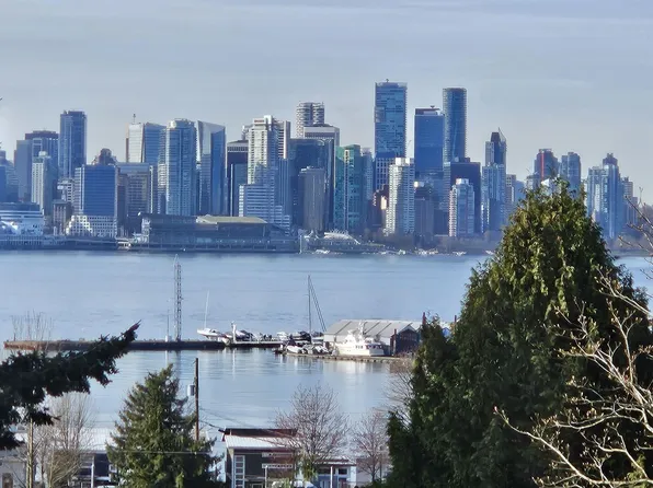 212 Forbes Ave #311, North Vancouver, BC V7M 3E5