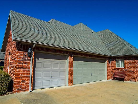3rd image of 620 N Mulligan Dr