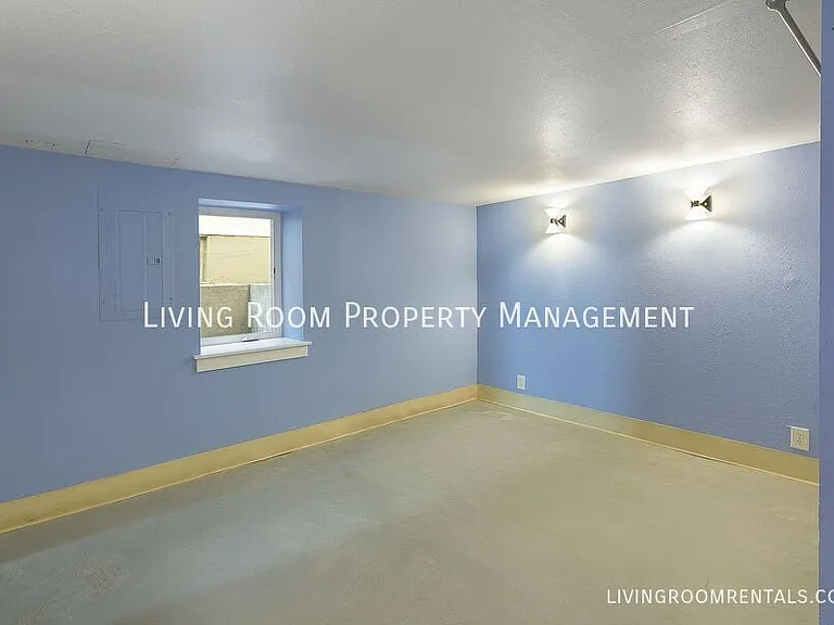 1525 SE Pershing St — Photo 13