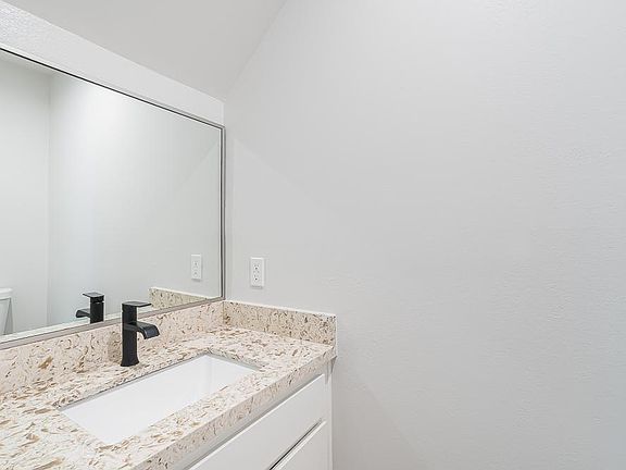 4th image of 22127 Burbank Blvd Unit 3