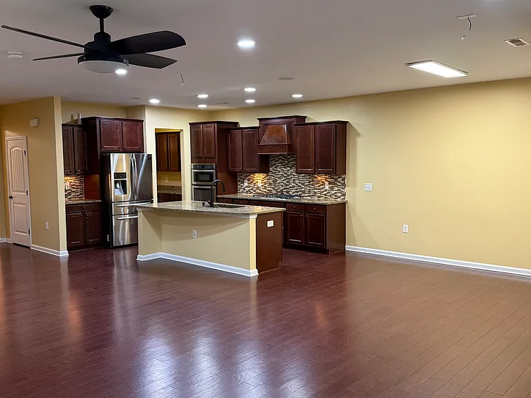 2101 Chipley Dr — Photo 29