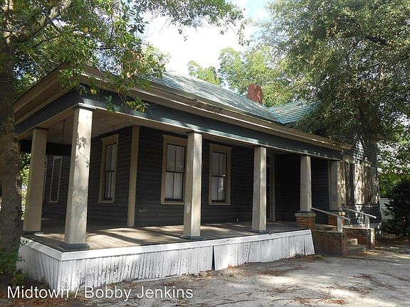 3rd image of 600 Charlton St