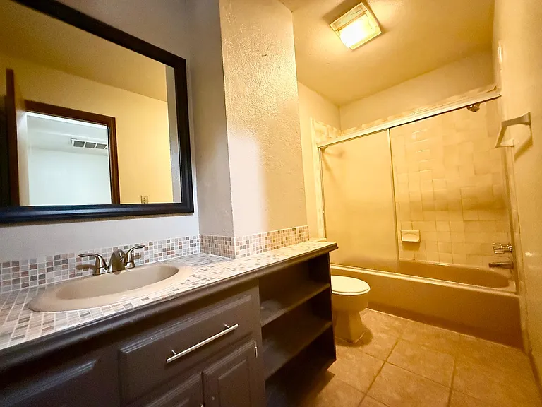 1901 E Lindsey St #30 — Photo 9