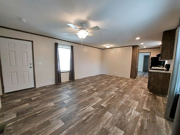 3rd image of 412 De Ville Dr