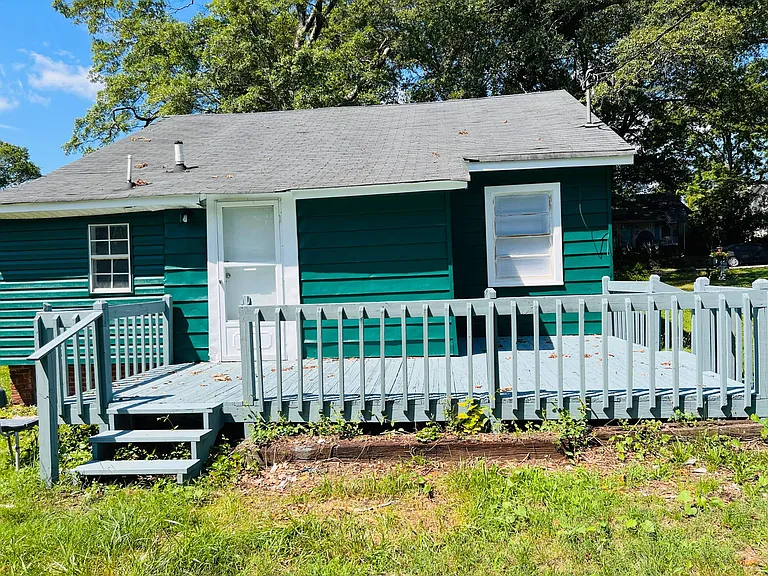 106 Lester Ave — Photo 12