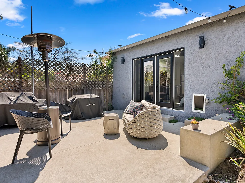 8100 Stewart Ave #8102