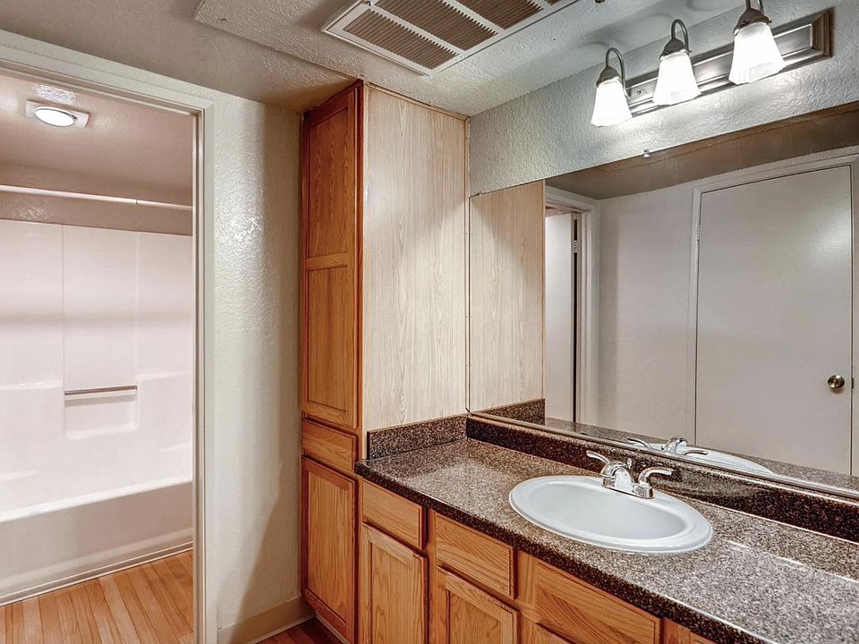 2nd image of 3456 Descanso Ave APT 8
