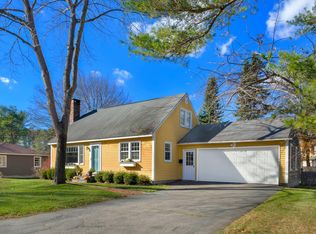 7 Glendale Rd, Kennebunk, ME 04043