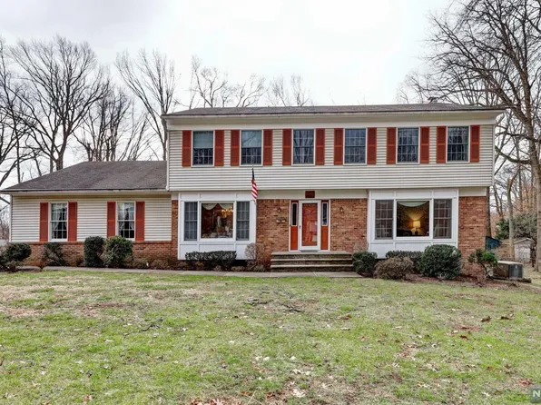 73 Woodland Ave, Allendale, NJ 07401