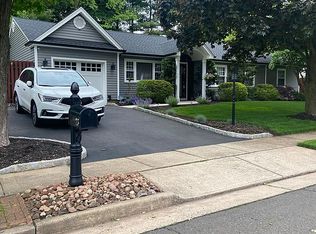 23 Westwood Cir, Edison, NJ 08820