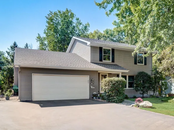 3476 Rolling View Ct, White Bear Lake, MN 55110