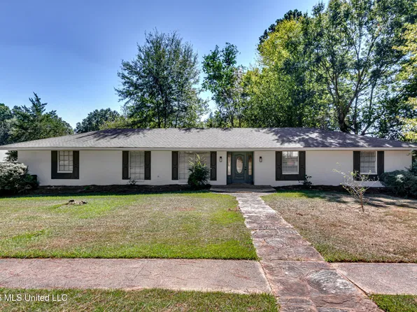 202 McDonald Dr, Clinton, MS 39056