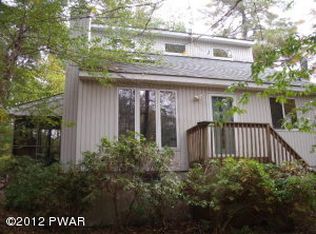 391 Marcel Dr, Dingmans Ferry, PA 18328