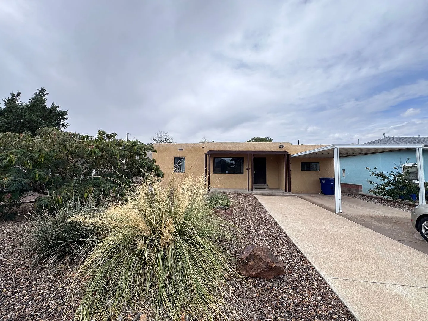 Beautiful 3 bedroom 1 bath home available. Call to schedule tour — Photo 1