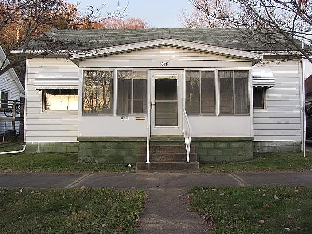 1st image of 618 Walnut St
