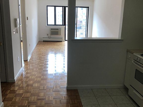 3rd image of 3412 146th St #4F