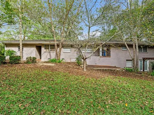 505 Dobson St, Ellisville, MS 39437