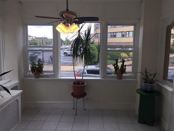 Sun room/ enclosed patio 10 X 10 100 sq ft