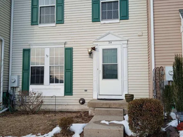 34 Parliament Dr, Mount Holly, NJ 08060