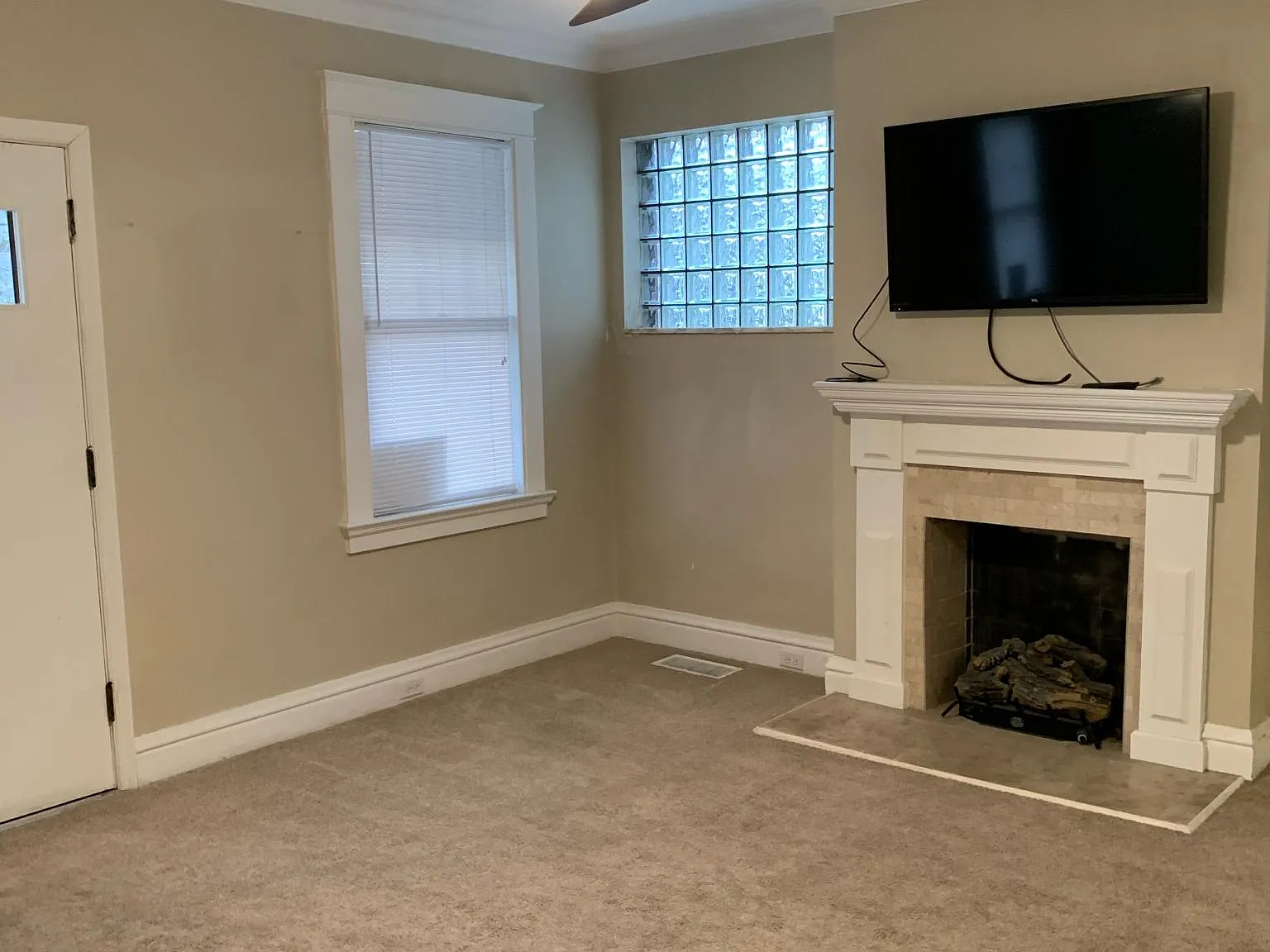 3 bed, 1.5 bath, 1500 sqft, $1,500 — Photo 4
