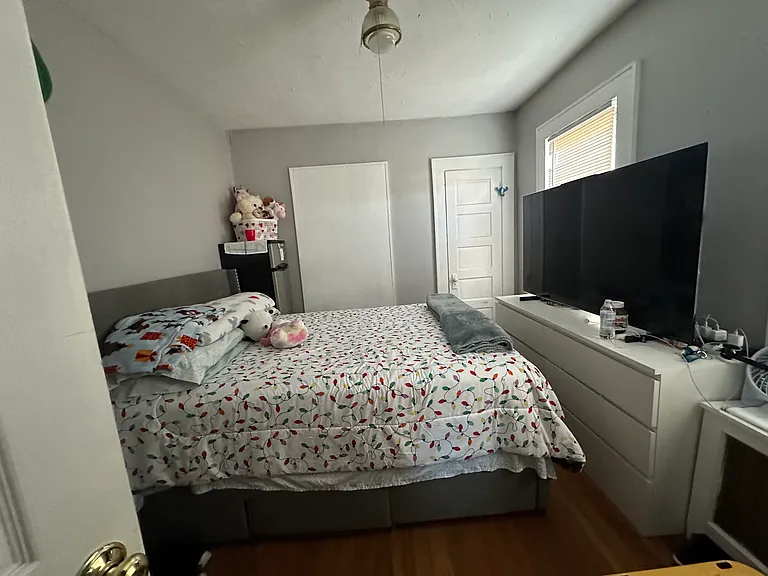 32 Royal Ave — Photo 16