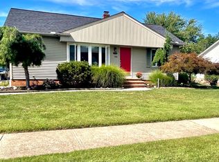 30421 Oakdale Rd, Willowick, OH 44095